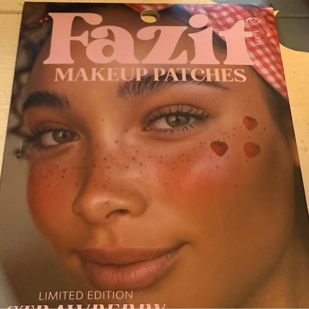 Fazit Strawberry Speckles Makeup Patches new - Picture 6 of 7